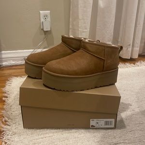Ugg classic ultra mini platform — W size 9 — new with tags, never been worn!